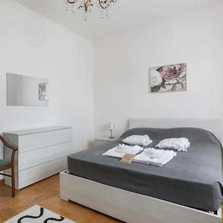 The Black Swan Apartman Trieszt